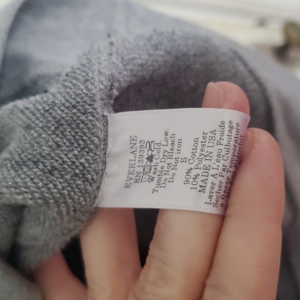 Everlane Grey Shortsleeved Sweatshirt - Picture 6 of 7